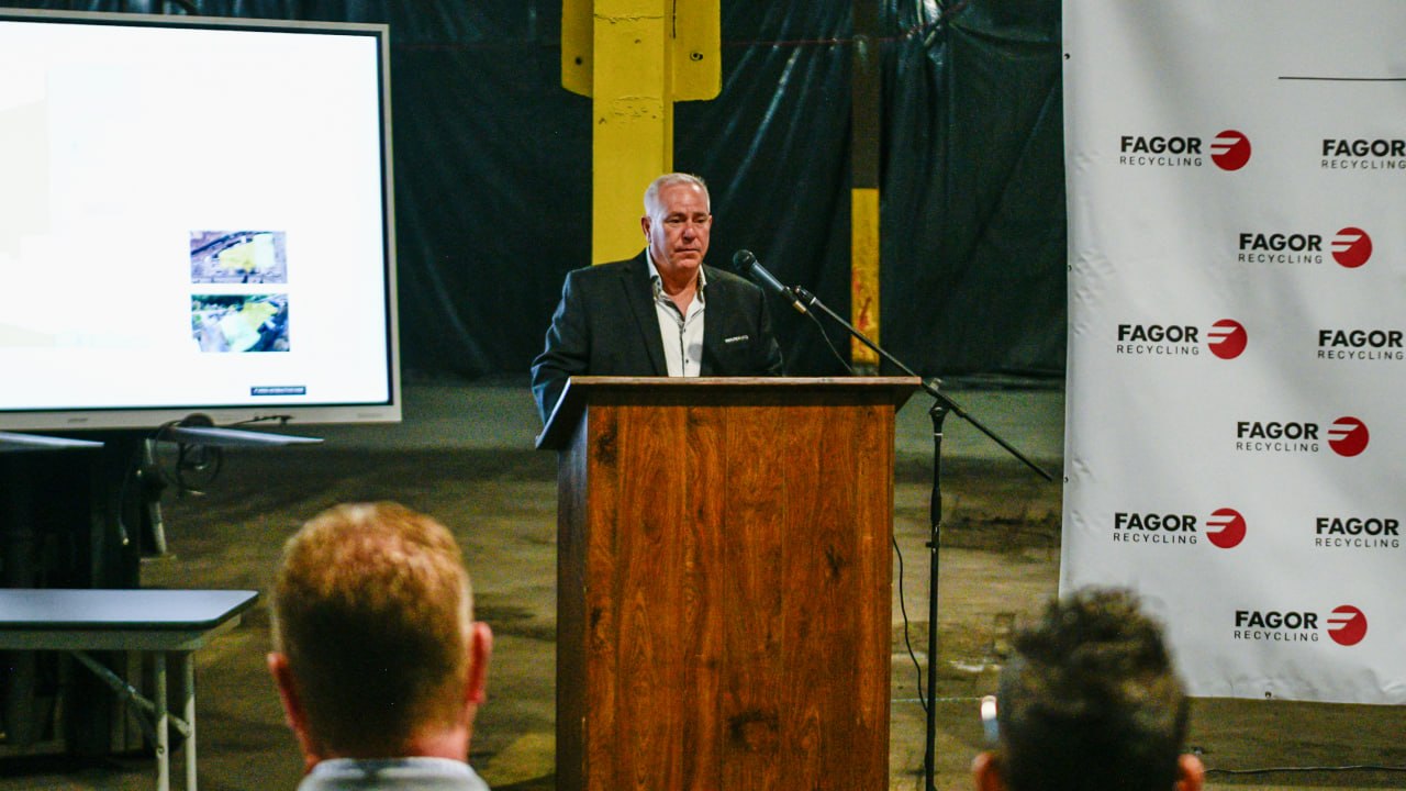 Lorne Kalisky at the podium